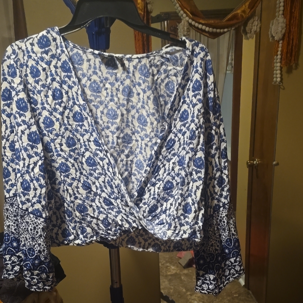 Versona Navy and White Patterned Blouse
